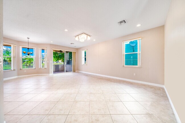 Building Photo - 2324 Simonson Dr