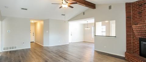 Building Photo - 7618 Creek Wood Dr