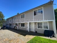 Building Photo - Highland Townhomes