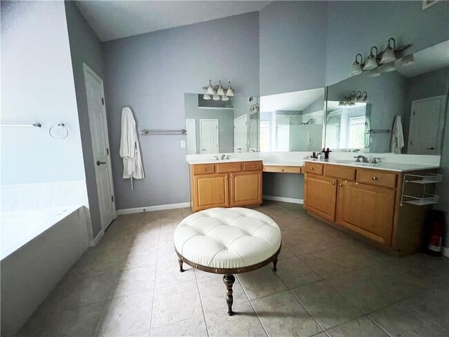 Building Photo - 7190 Belcrest Dr