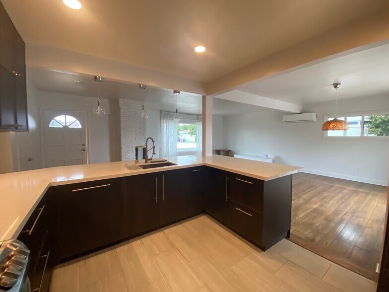 Building Photo - 6312 Belmar Ave