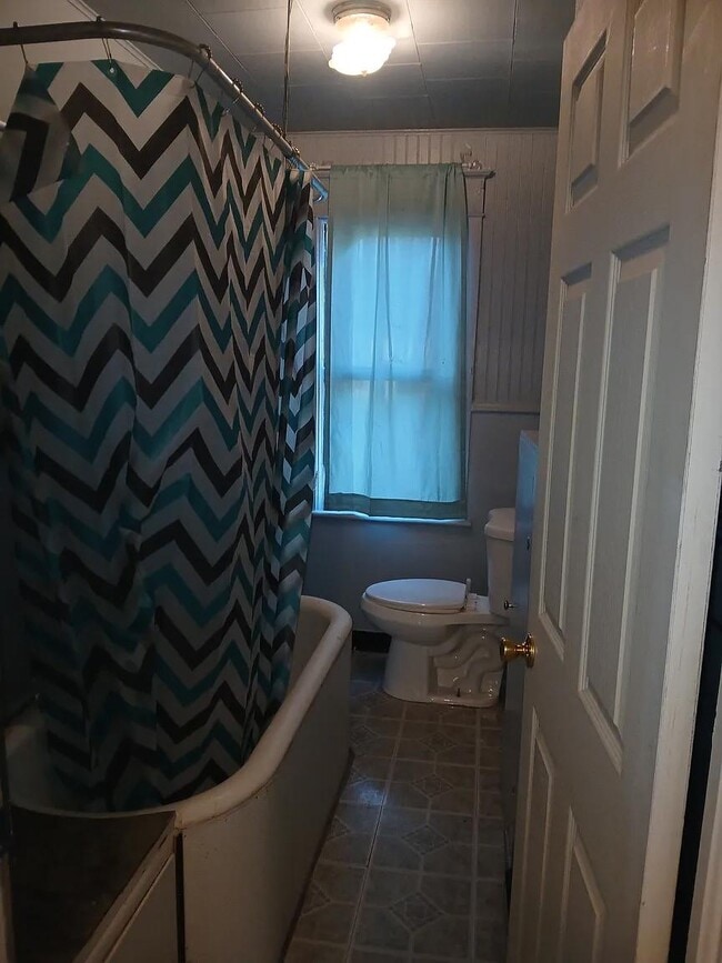 Building Photo - 129 Plainfield Ave