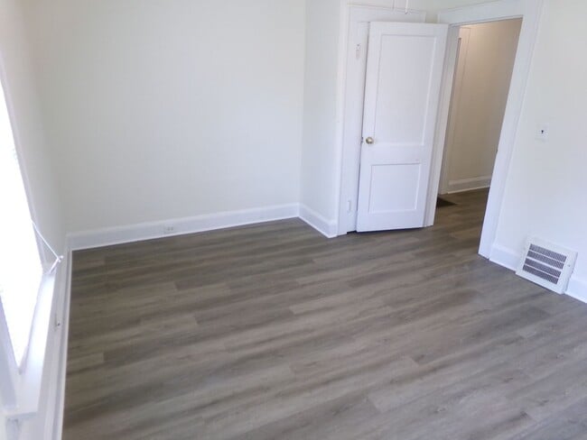 Building Photo - Spacious 3-Bedroom 2-Bathroom Home