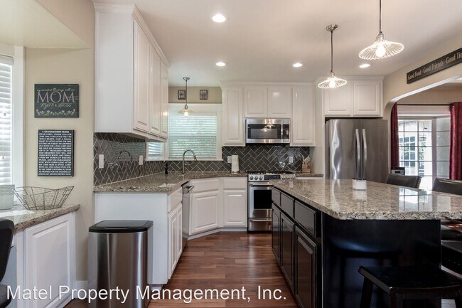 Building Photo - 4 br, 2.5 bath House - 1439 MERRITT ST