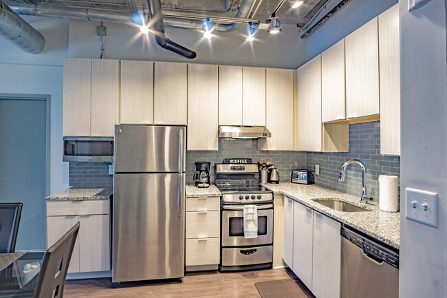 Building Photo - 550 W Peachtree St NW