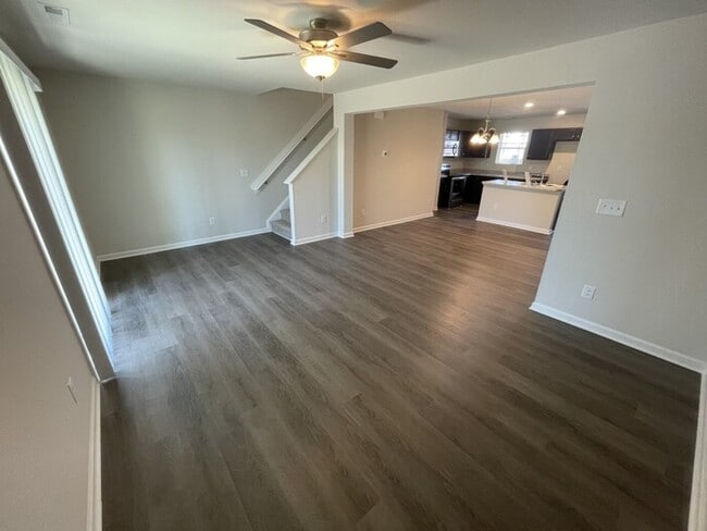 Building Photo - New 3 Bedroom 2.5 Bathroom Townhome!
