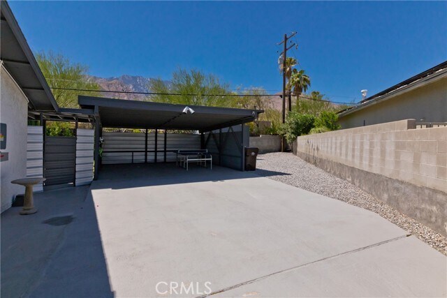 Building Photo - 2775 N Junipero Ave