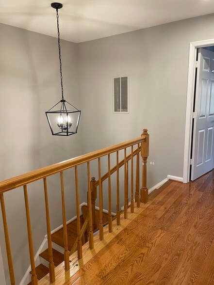 Upstairs hallway - 3922 Kathryn Jean Ct