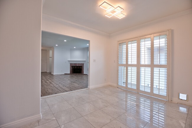 Building Photo - 1337 Berkeley St