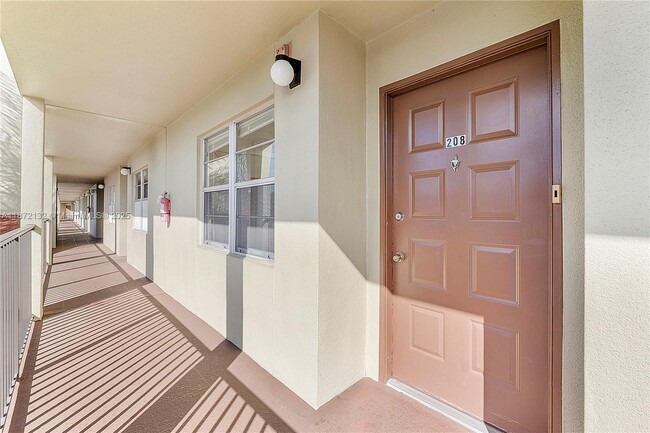 Building Photo - 12901 SW 15th Ct