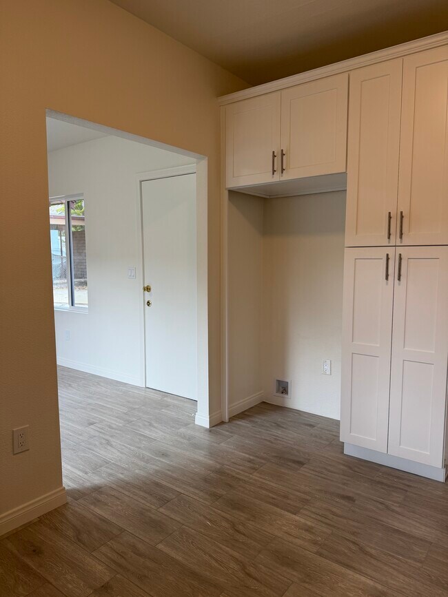 Kitchen - 223 E Colorado Blvd