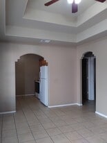 Building Photo - 714 Sonesta Dr