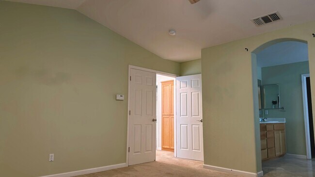 Building Photo - Great home in a court
