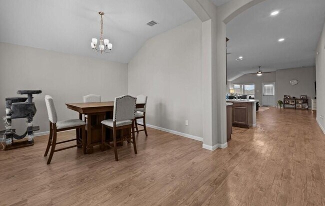 Building Photo - 689 Forest Bend Ln