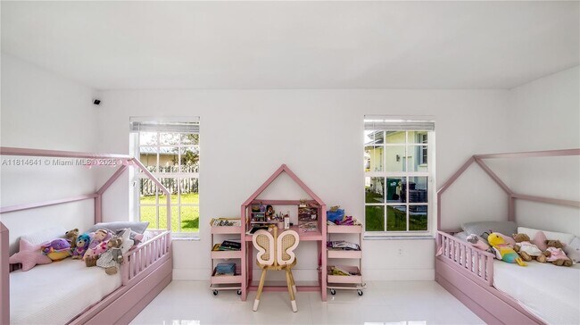 Building Photo - 17750 SW 80th Ct