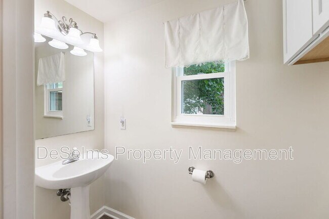 Building Photo - 1405 S Glenleigh Ct