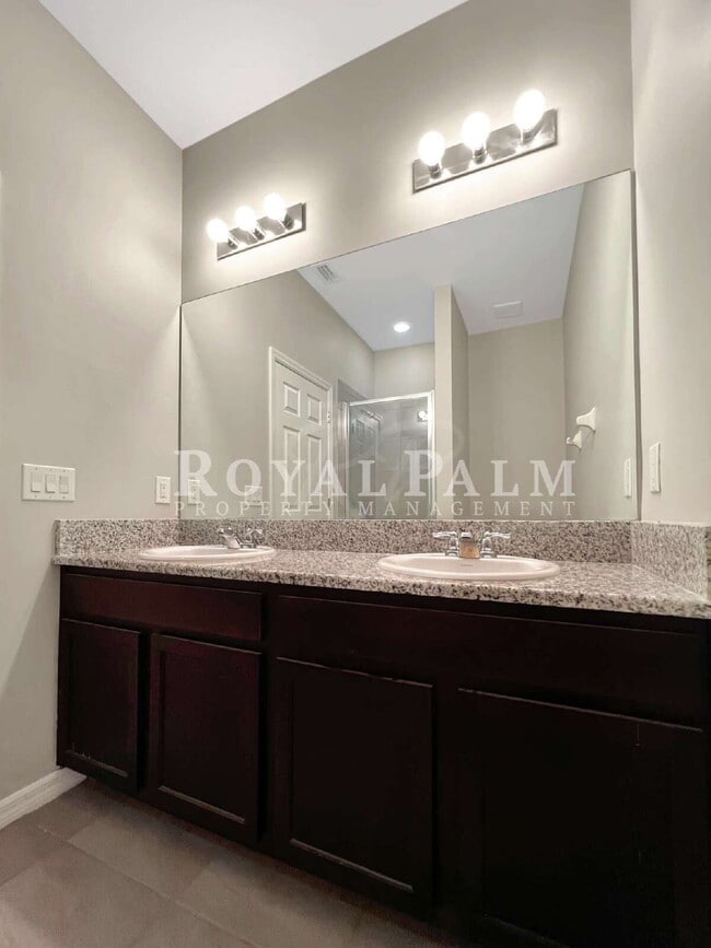 Building Photo - 1320 Trafalgar Pkwy