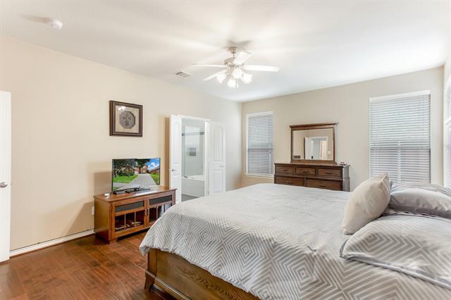 Building Photo - 720 Hardwood Dr