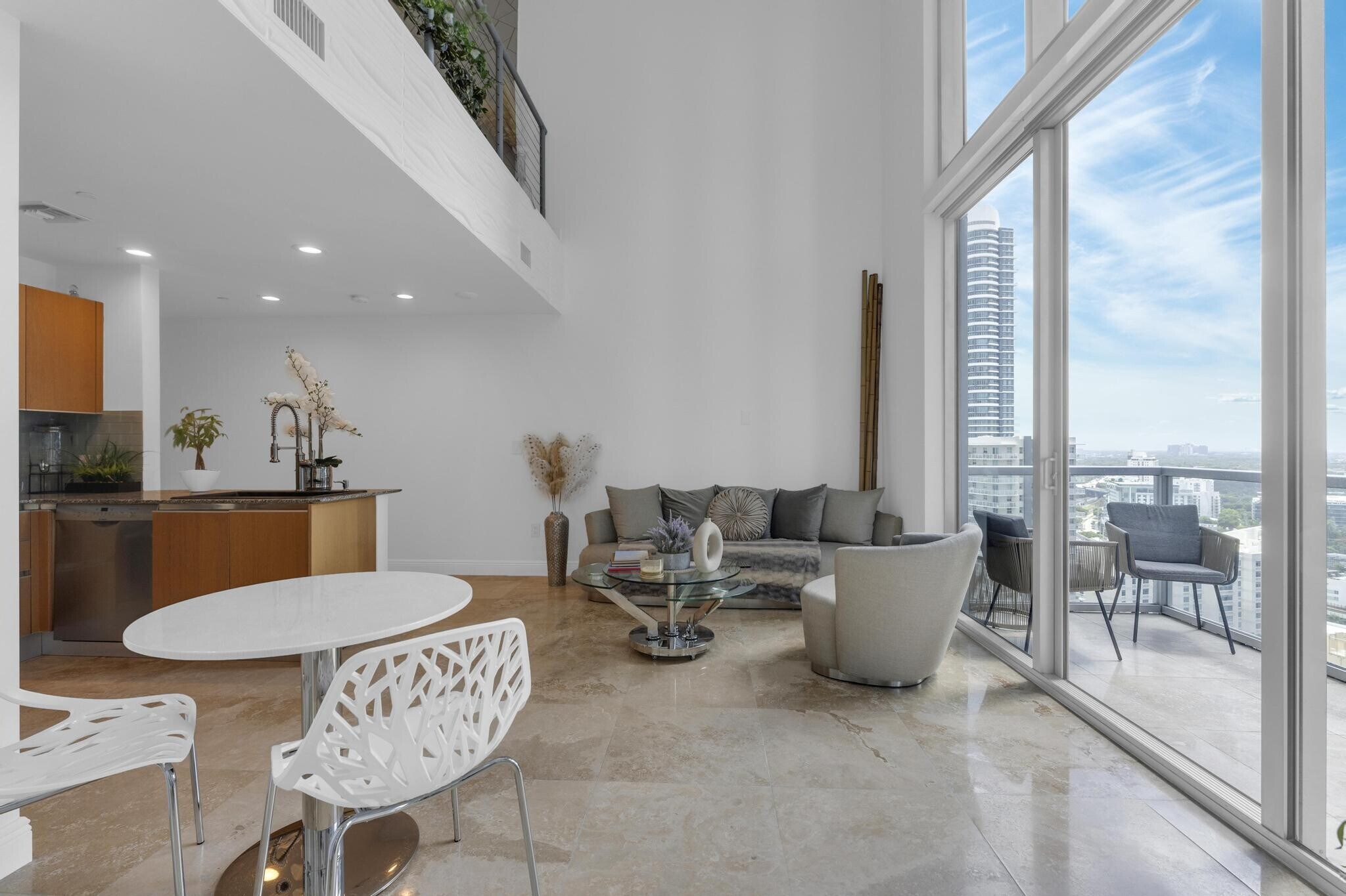 Building Photo - 1050 Brickell Ave