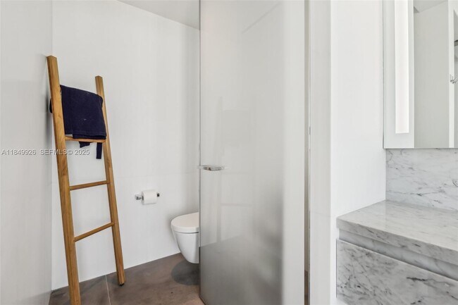 Building Photo - 2000 S Ocean Dr