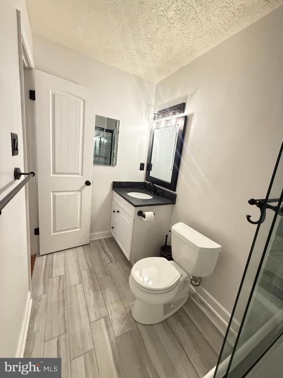 Building Photo - 10002 Oakton Terrace Rd