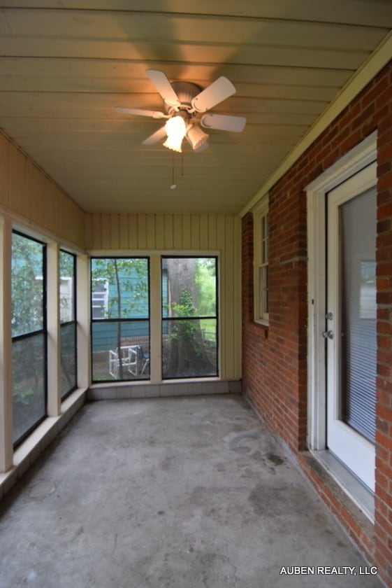 Building Photo - 3 Bed/2 Bath w/ Bonus Room - Section 8 OK!