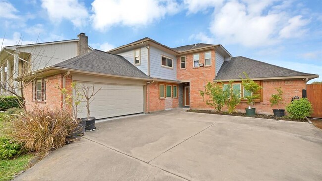 Building Photo - 13222 Agarita Ln