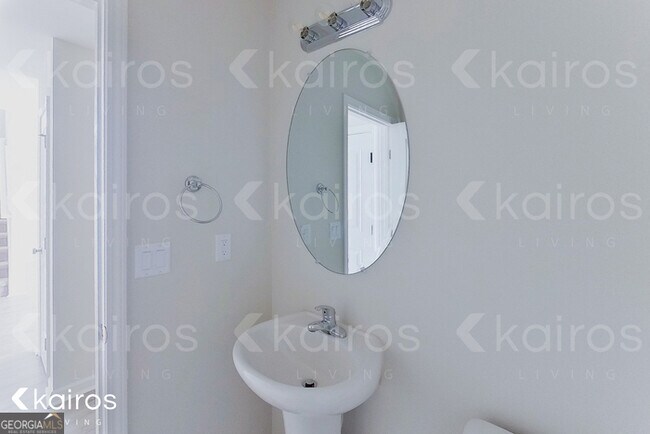 Building Photo - 24 Duluth Dr