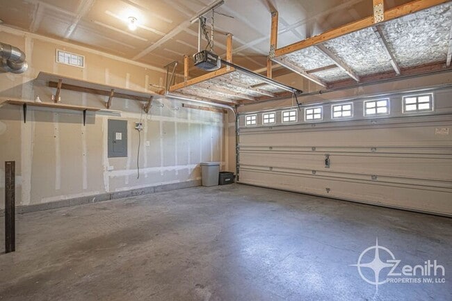 Building Photo - 7021 NE 55th St