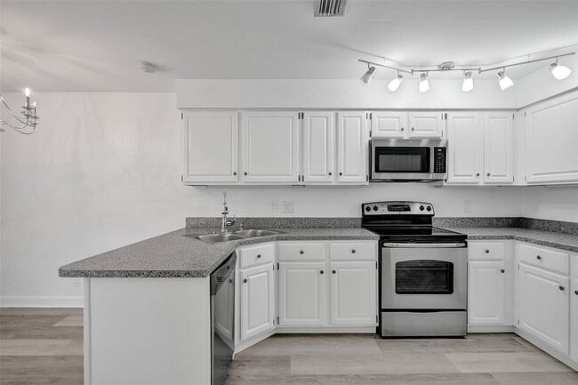 Building Photo - 11652 NW 19th Dr