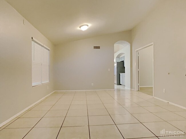 Building Photo - 1805 N 127th Dr