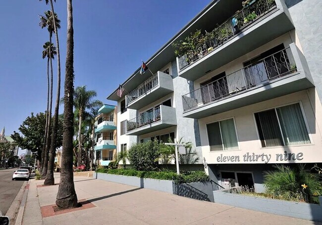 Building Photo - **1139 E Ocean Blvd #301 Long Beach** Upstairs 1 bedroom 1 bath !!2 weeks OAC!!