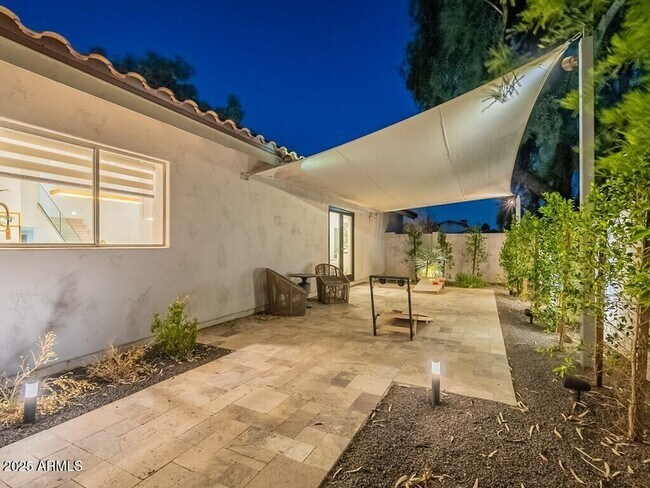 Building Photo - 4748 E Redfield Rd