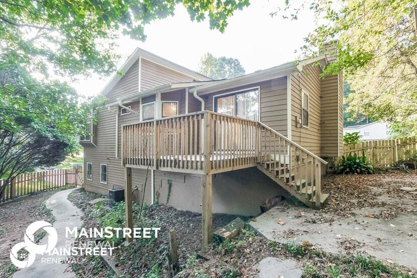 Building Photo - 2490 Deerfield Dr