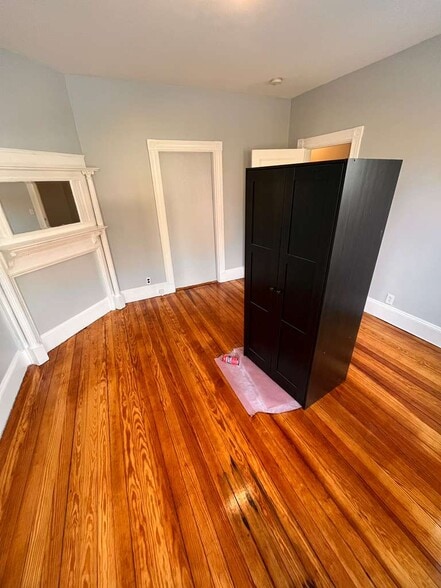 Building Photo - 10 Bucknam St