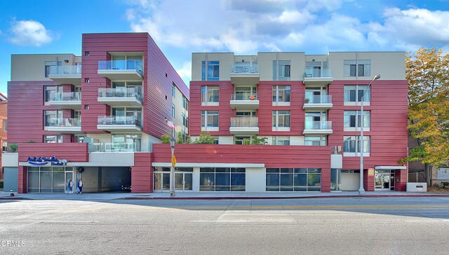 Building Photo - 133 S Los Robles Ave