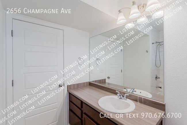 Building Photo - 2656 Champagne Ave