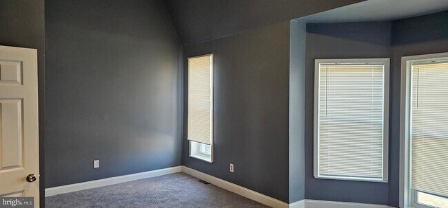 Building Photo - 1221 Poplar Grove St