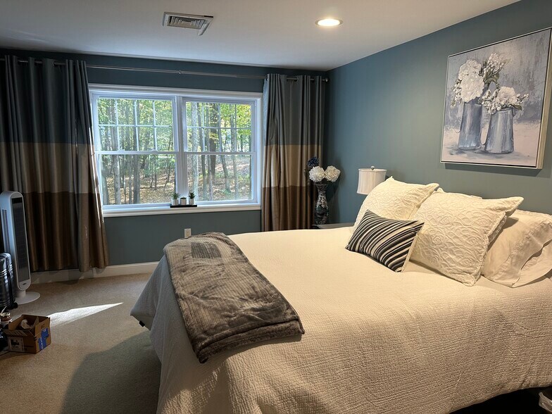 Building Photo - 4 Sterling Hill Ln