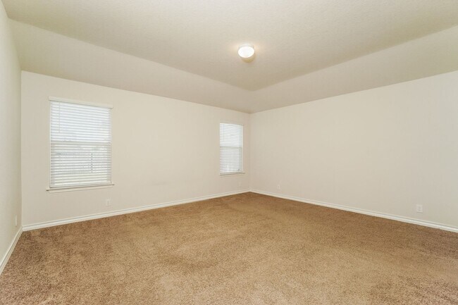 Building Photo - First time rental! 5 bedroom located in the desirable Redbird Ranch Subd.
