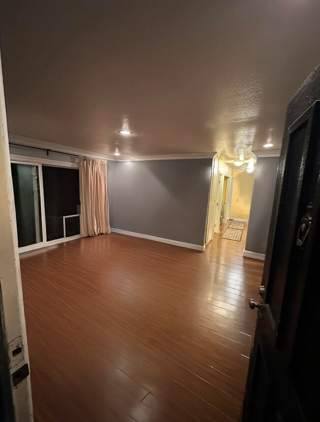 Building Photo - 211 Briarwood