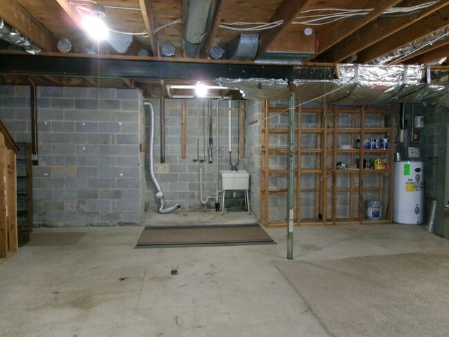 Building Photo - 23320 Red Oak Ct