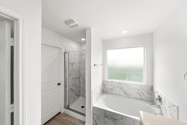 Building Photo - Ready NOW! Greenbelt Wooded Views
