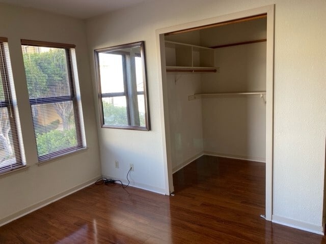 SMALL OFFICE ROOM - 630 Carolina St