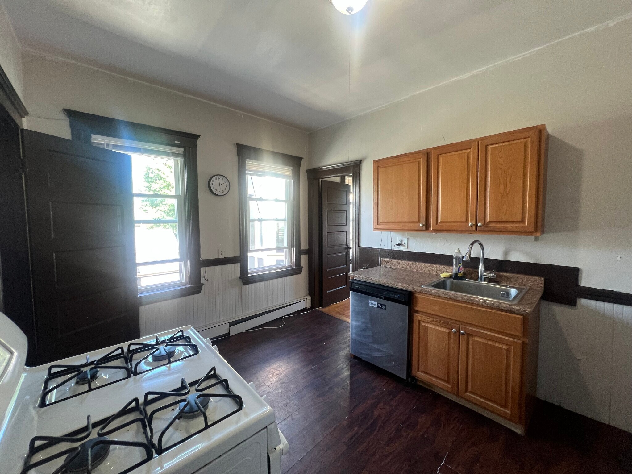 Building Photo - 118 Columbia St