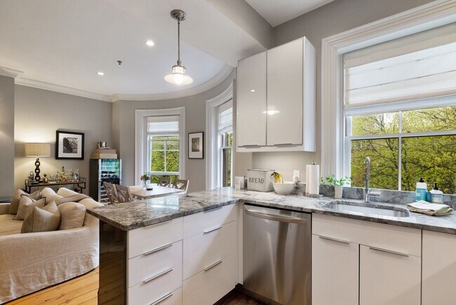 Building Photo - 35 Union Pk