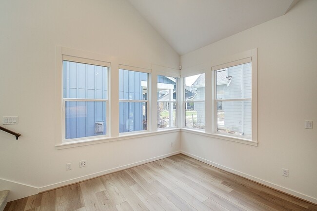 Building Photo - 2bd/1.75ba Kirkland House