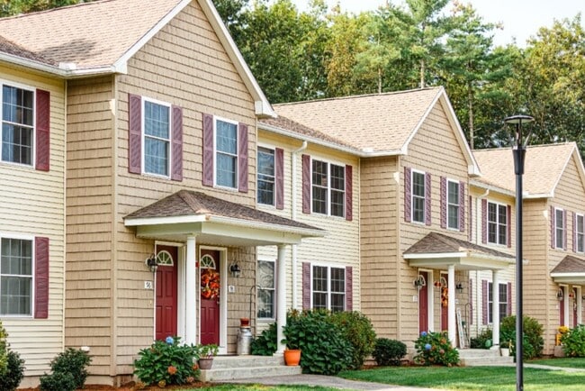 Building Photo - Hidden Oak Way