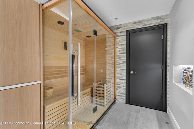 Building Photo - 502 Brighton Ave