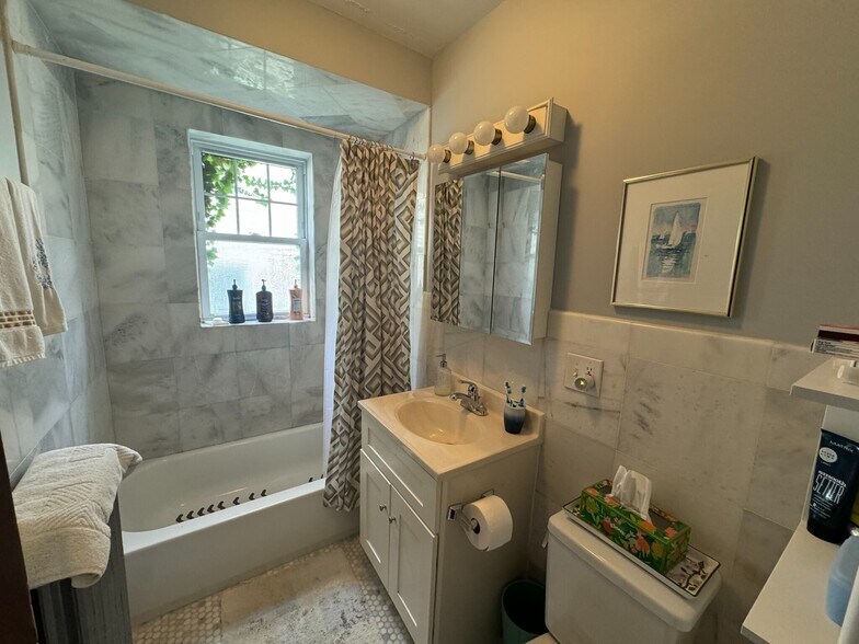 Building Photo - 55 Franklin St